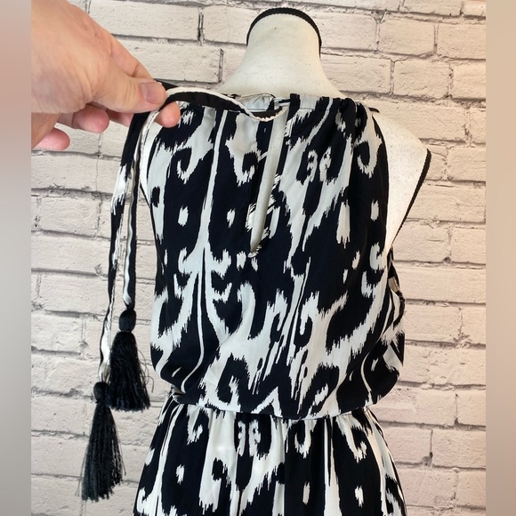 Athleta Black & White Floral Geometric Halter Maxi Dress Built In Bra size Small - Picture 7 of 11